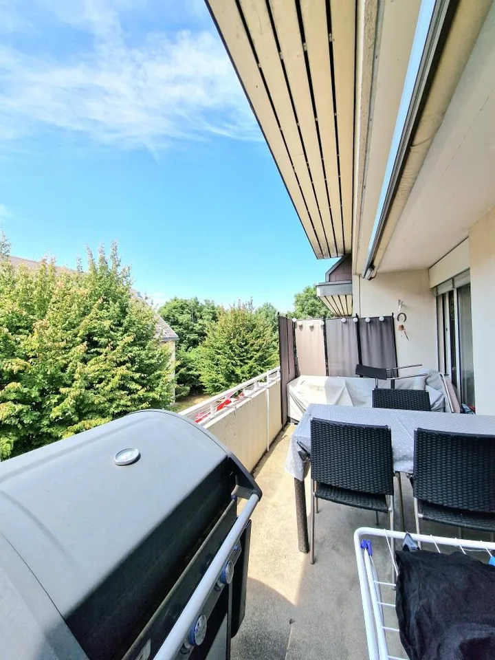 Appartement de rêve avec balcon dans un quartier familial
