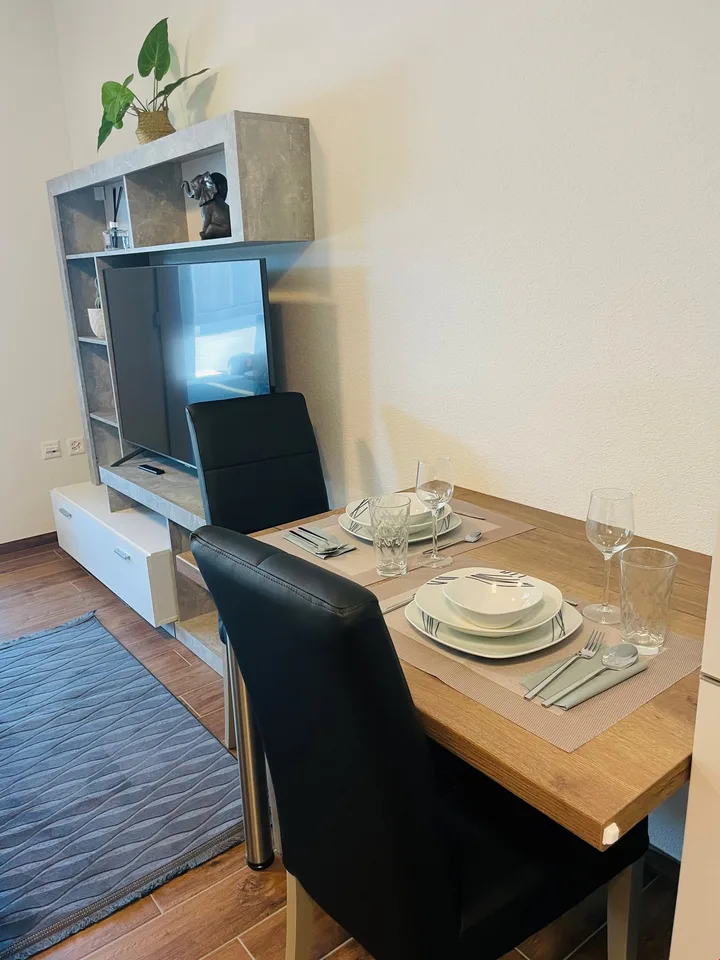 Voll ausgestattes Studio mit Fitness und Wellness