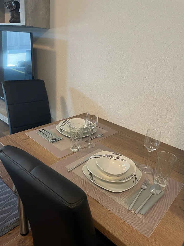 Voll ausgestattes Studio mit Fitness und Wellness