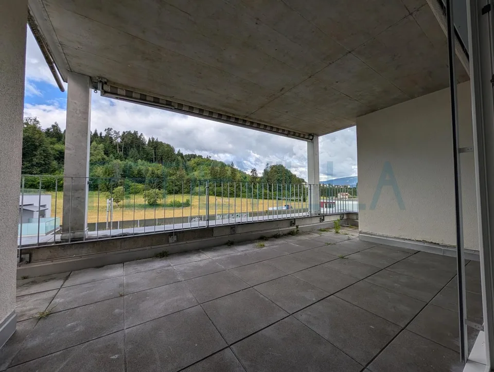 Appartement en attique avec terrasse spacieuse