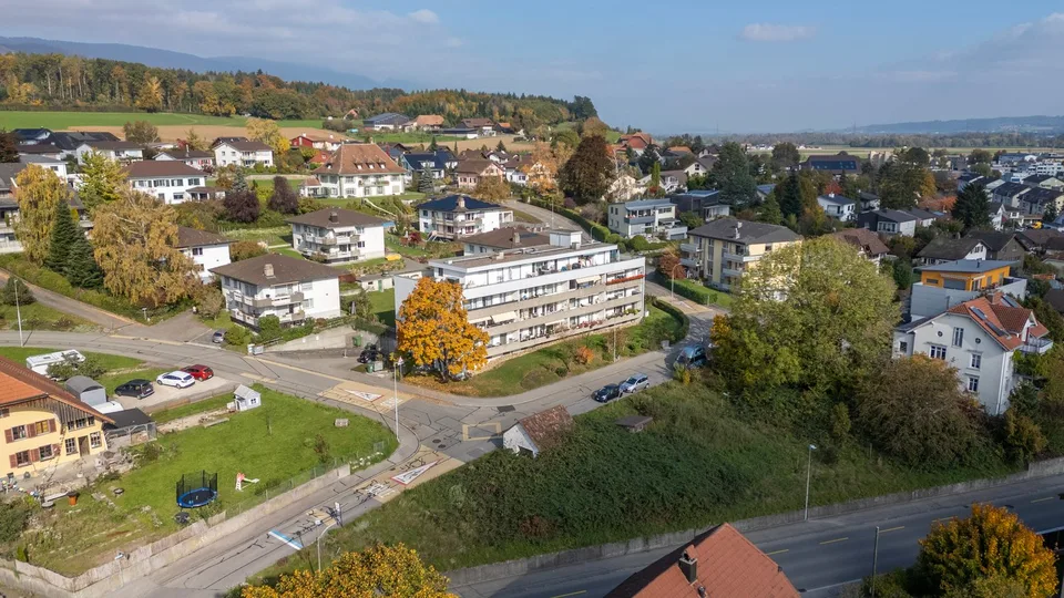 Offener Parkplatz in Orpund zu vermieten
