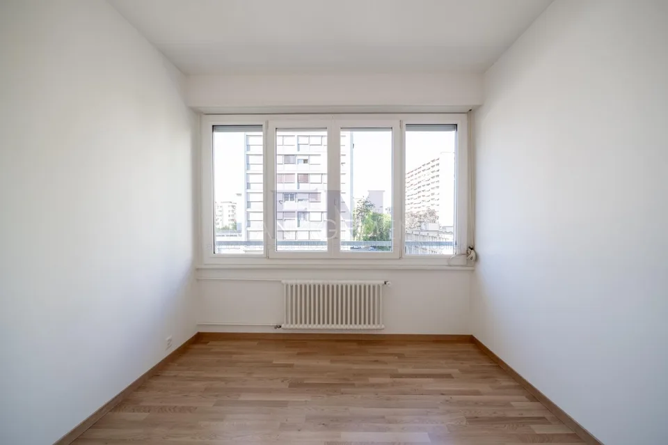 Avenue De-Luserna - 5 pièces d'env. 84 m² au 3ème étage