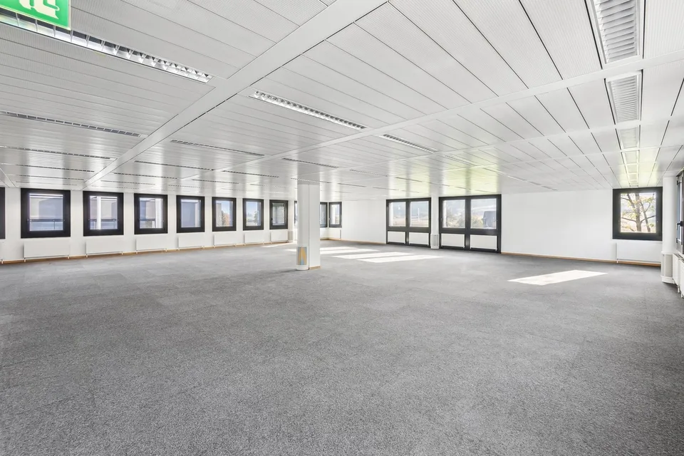 Il tuo nuovo luogo di lavoro direttamente alla stazione di Stettbach! (200 - 3'200 m²)
