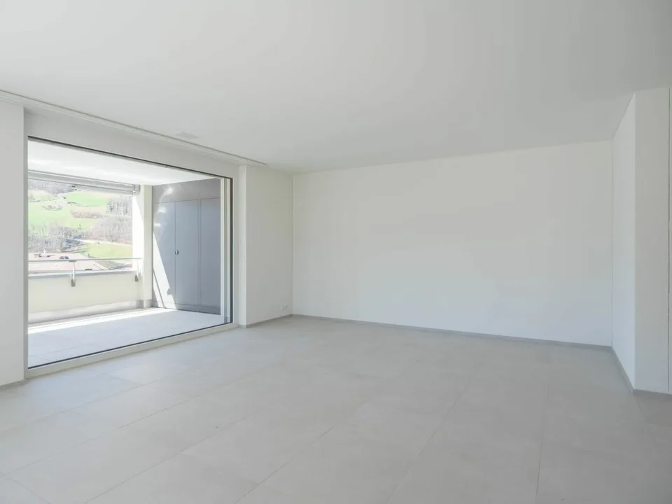 Nouvelle maison mitoyenne de 8,5 pièces avec jardin spacieux