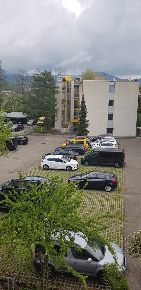 Uffici in un edificio commerciale, totalizzando 520 m2 su quattro piani