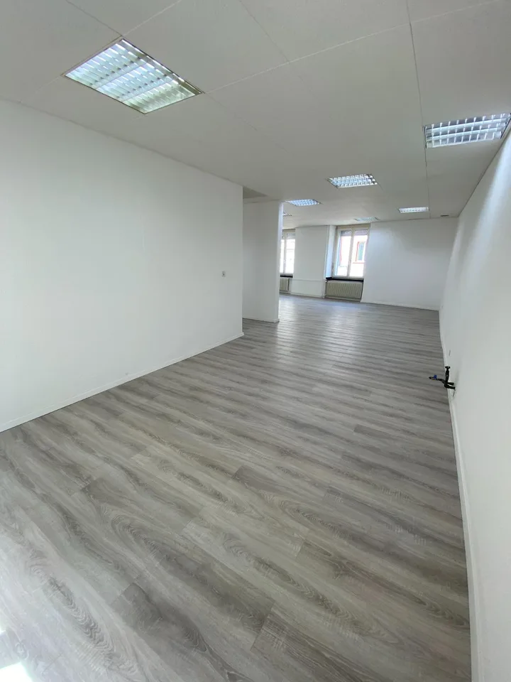 Bellissimi uffici / locali commerciali di 90 m2 a Delémont – foto 9 di 10
