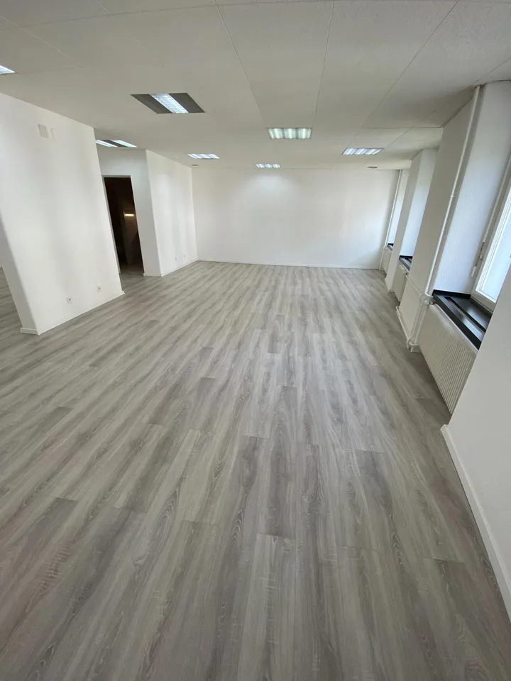 Bellissimi uffici / locali commerciali di 90 m2 a Delémont – foto 7 di 10