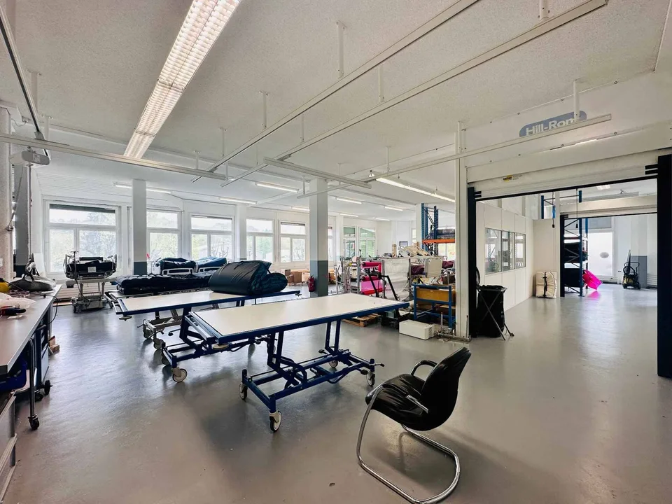INDUSTRIE, BUREAUX - 700 m2 - Bussigny-près-Lausanne