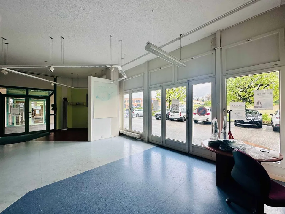 Industria, Uffici - 700 m2 - Bussigny-près-Lausanne