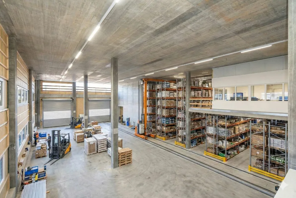 Neubau Gewerbepark NEUHUUS - Gewerbehalle mit 7.8m Deckenhöhe
