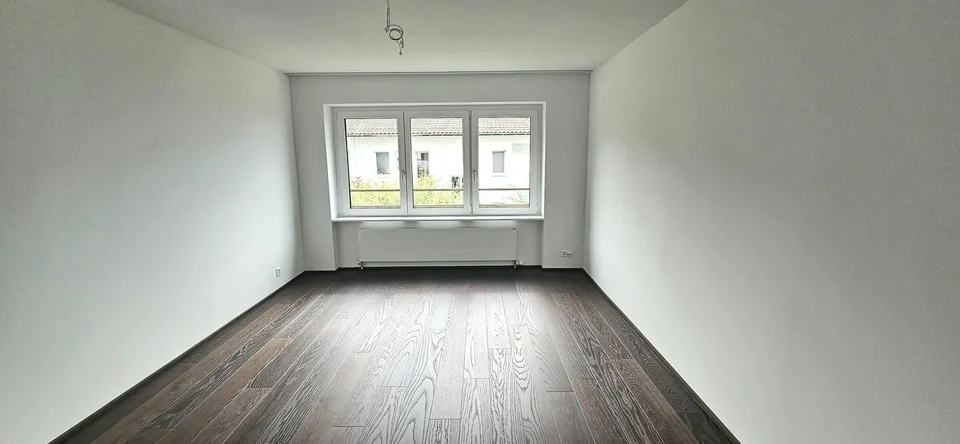 Geniessen Sie ein exklusives Wohnambiente mit einem Weitblick, der von der Stadt Zürich über den Zürichsee bis in die Ferne reicht! – Foto 6 von 13