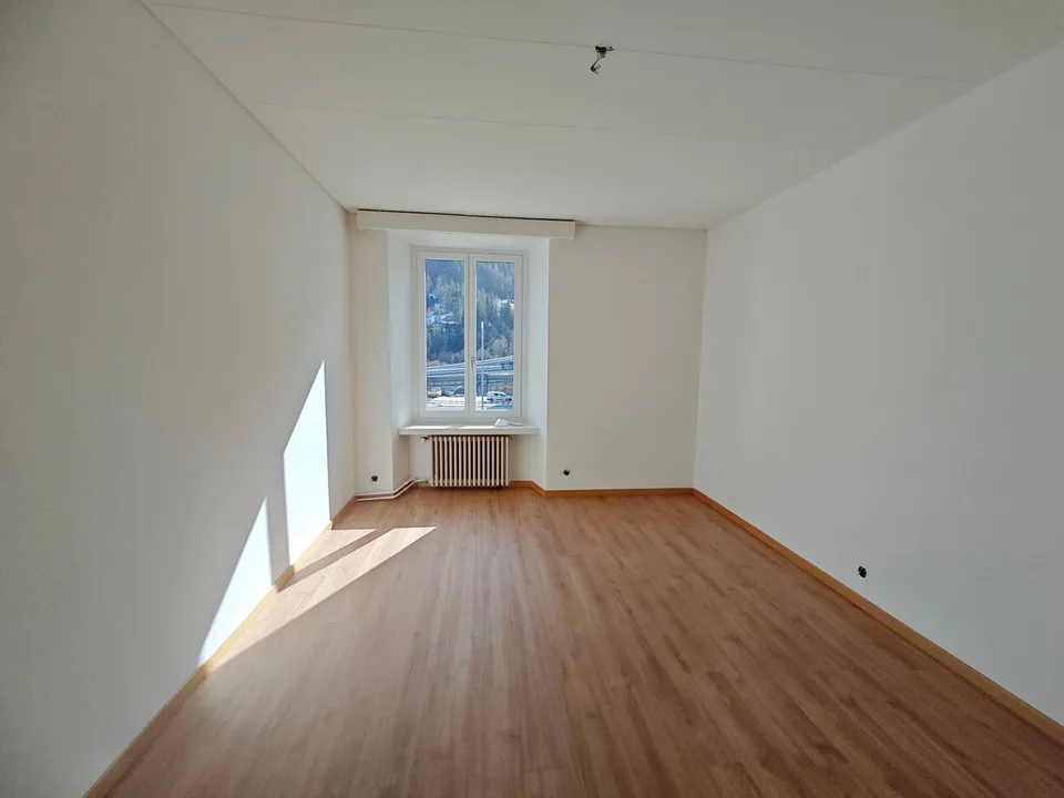 AIROLO - 4,5-Zimmer-Wohnung nahe FFS-Bahnhof