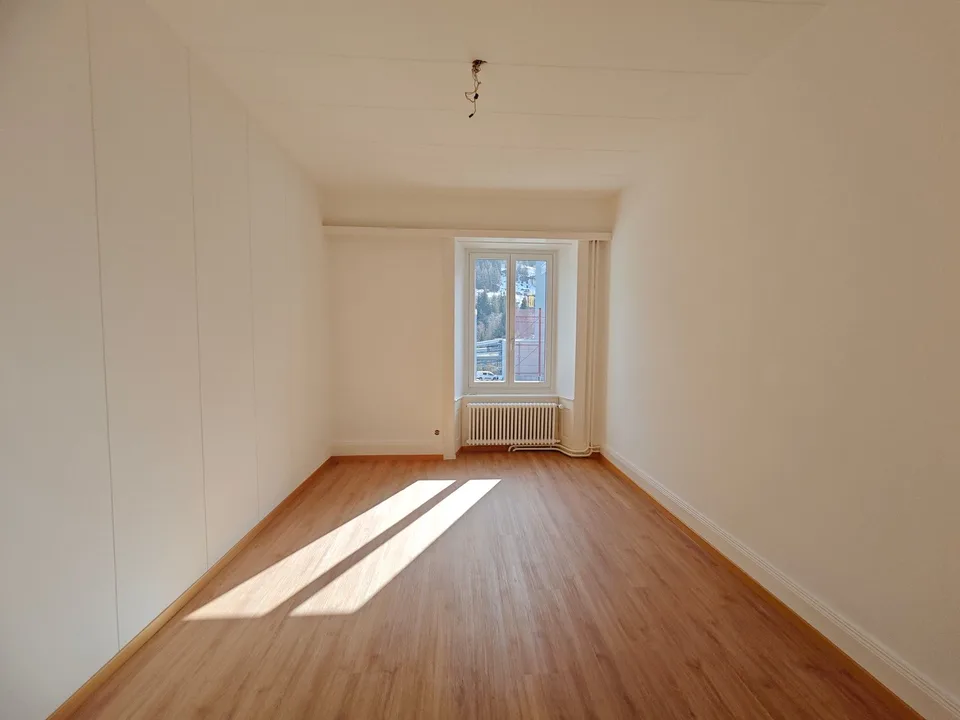 AIROLO - 4,5-Zimmer-Wohnung nahe FFS-Bahnhof