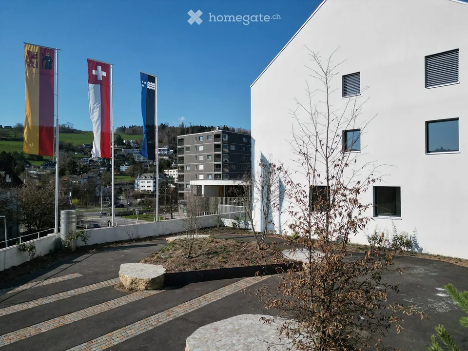 Premier location d'un espace de vie très spacieux dans un excellent emplacement central (norme de construction intérieure la plus élevée)