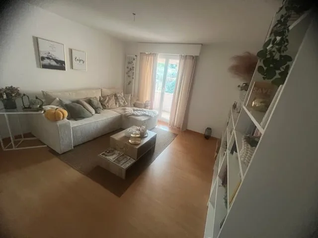 renovierte, sonnige 3.5-Zi-Wohnung mit sonnigem Balkon