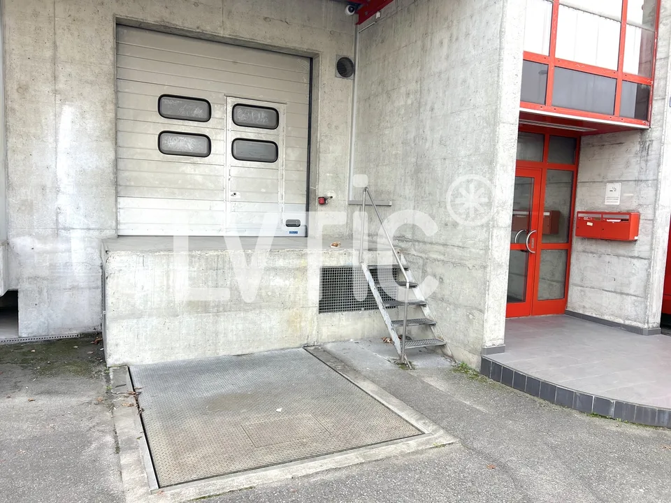 Dépôt de 2200 m2 divisibles dès 1500 m2 à louer à Meyrin - Satigny – photo 11 sur 13