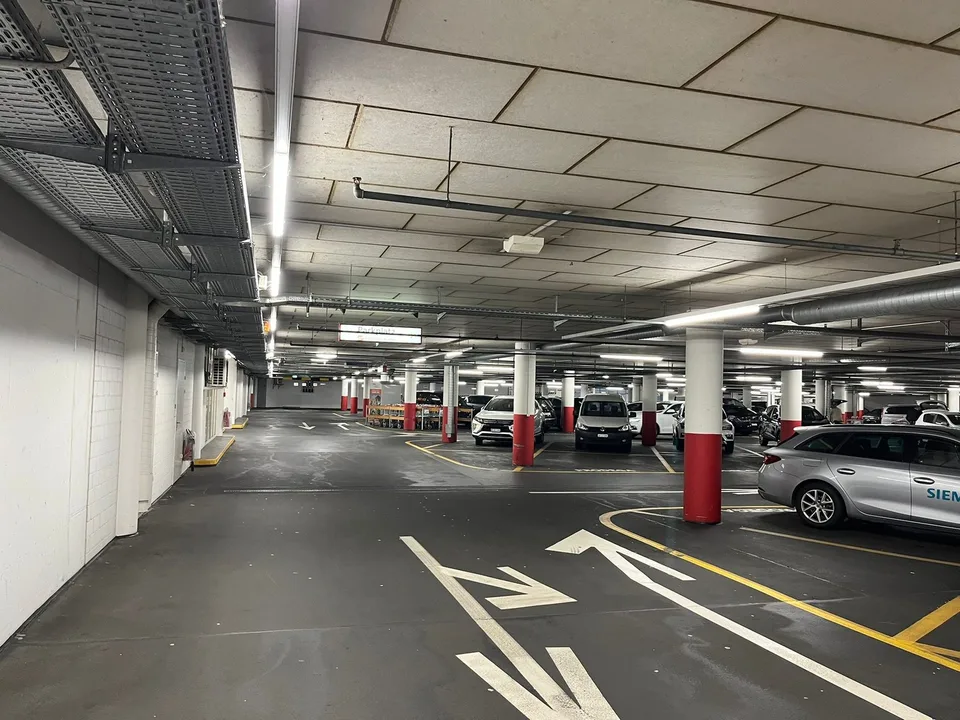 Place de parking en sous-sol bien située pour CHF 105.00 / mois hors TVA