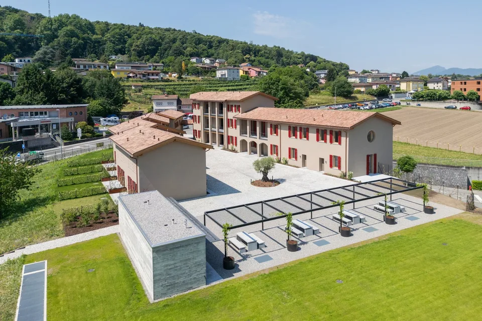 Ehemalige, komplett renovierte Farm mit Terrasse in Erstvermietung – Foto 12 von 13