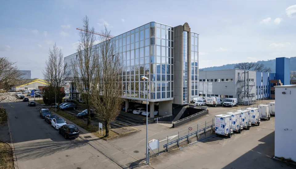 Grosszügige Büroflächen an der Furtbachstrasse 6 – flexibel, hell und bezugsbereit