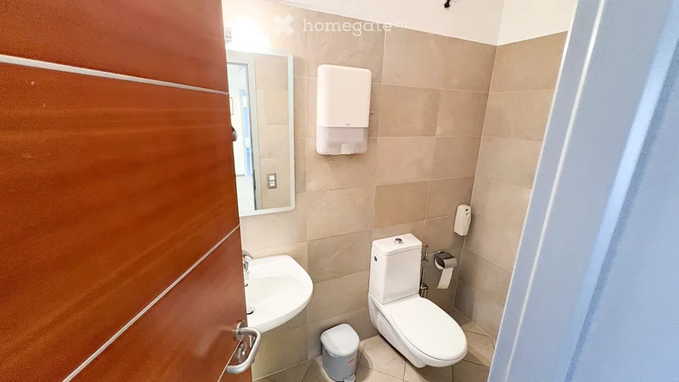 Modernes Büro mit 2.5 Räumen in Pambio-Noranco