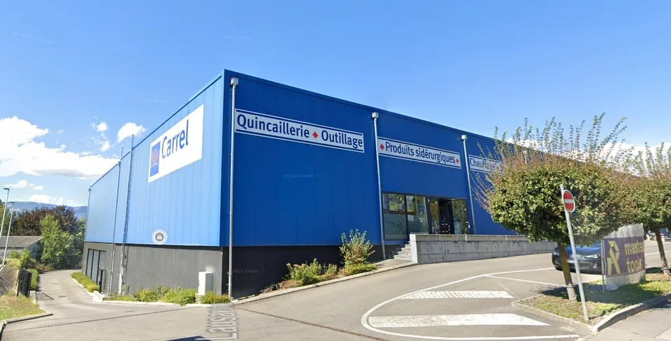 À louer à Yverdon-les-Bains - Surface commerciale et dépôts disponibles immédiatement