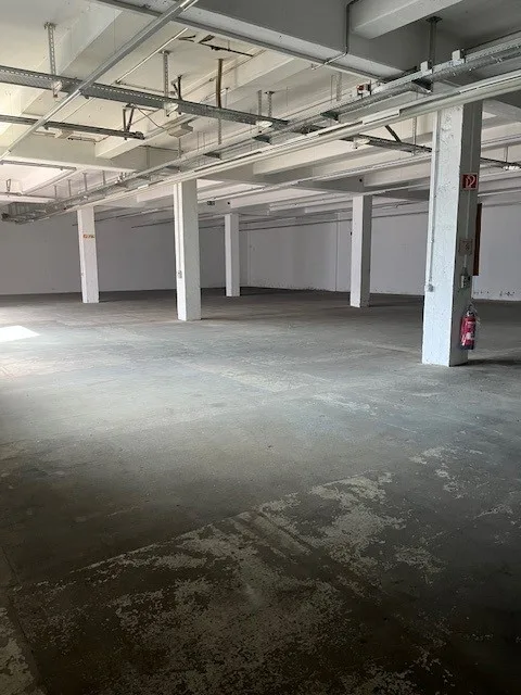 À louer à Yverdon-les-Bains - Surface commerciale et dépôts disponibles immédiatement