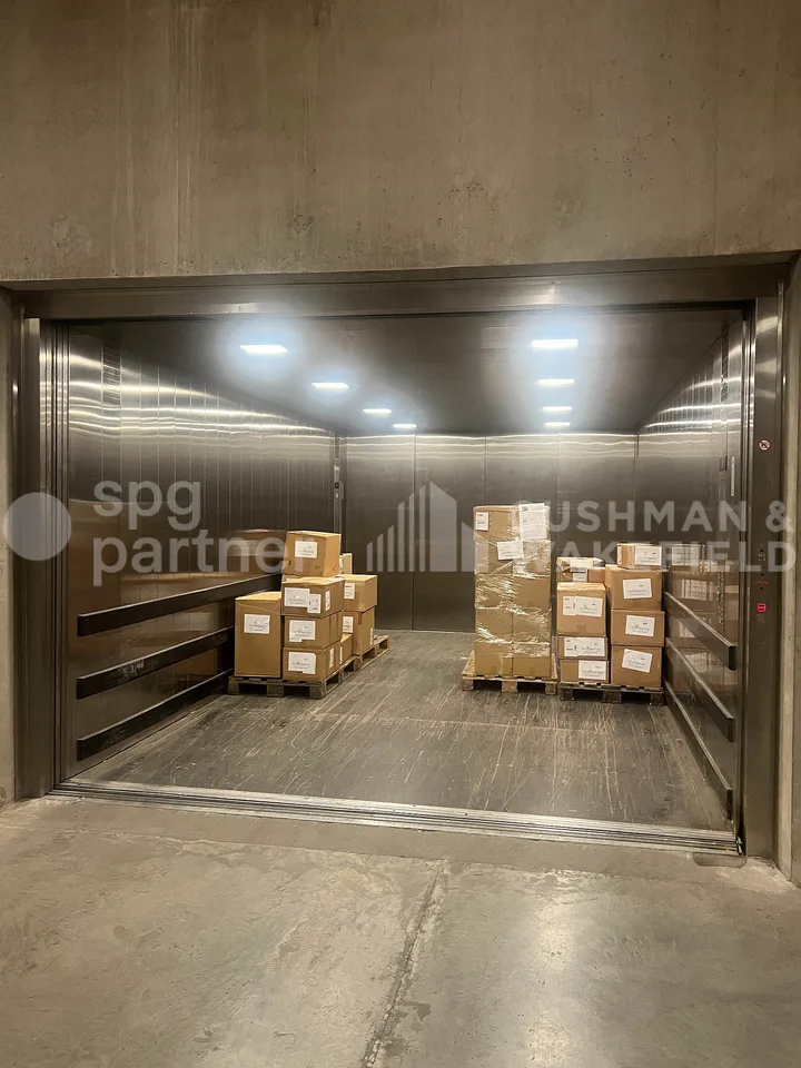 Grenet 21 - Logistische Lager, Handwerksbetriebe und moderne Büros mit Terrasse – Foto 11 von 13