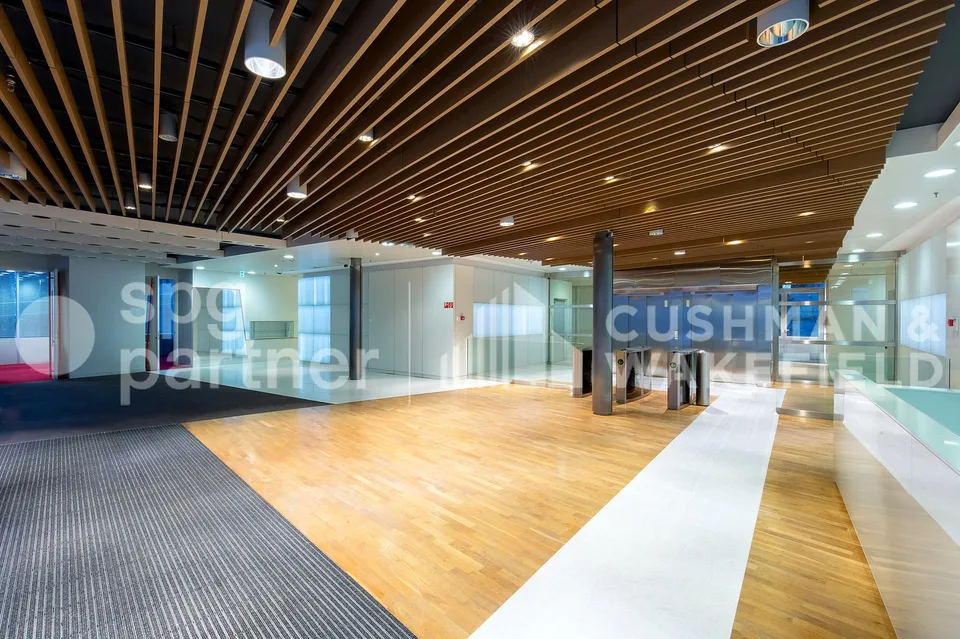 A-One Business Center Uffici Plug & Play con vista sul Lago