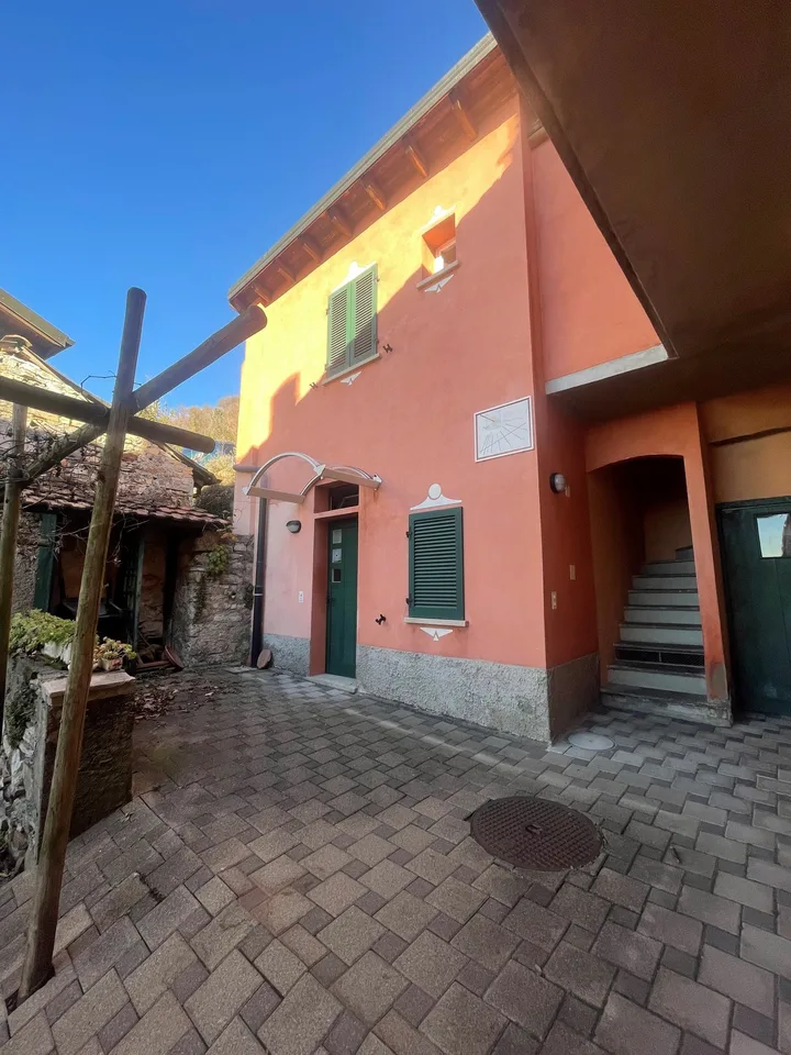 Soleggiato bilocale al piano terra a Somazzo