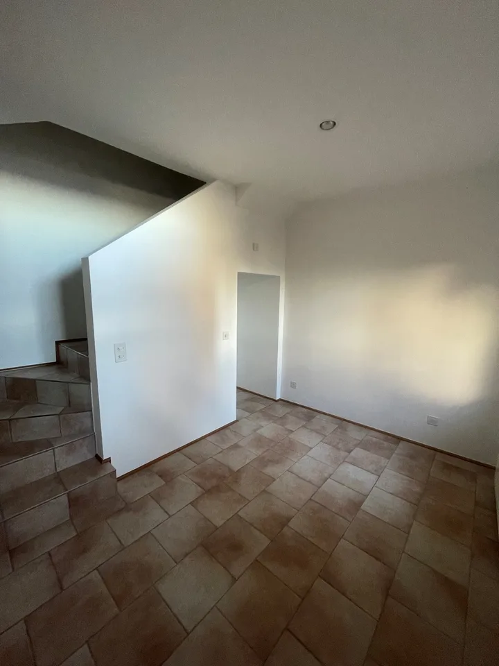 Appartement ensoleillé de deux pièces au rez-de-chaussée à Somazzo