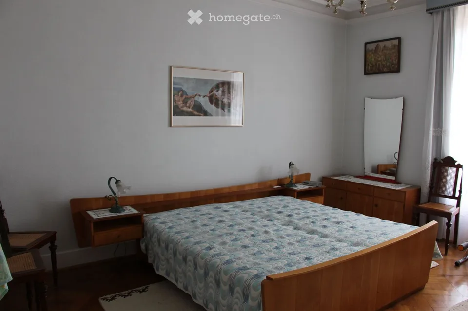 Bel appartement ancien, meublé, de 6 pièces au centre ville