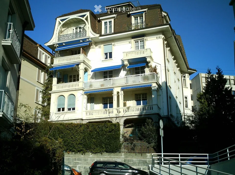 Bel appartement ancien, meublé, de 6 pièces au centre ville