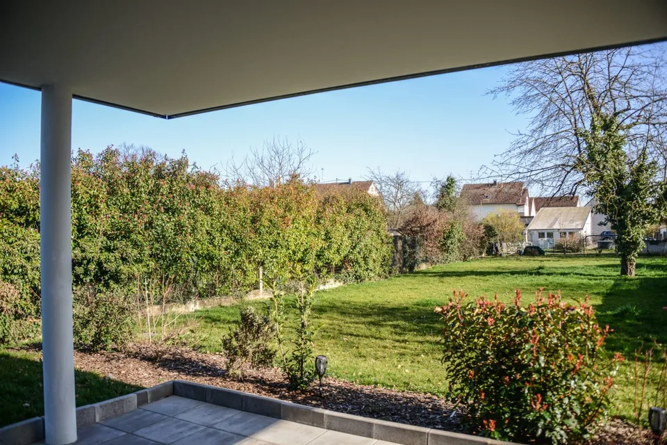 3-ZIMMER-WOHNUNG MIT GARTEN – MODERN & LICHTDURCHFLUTET