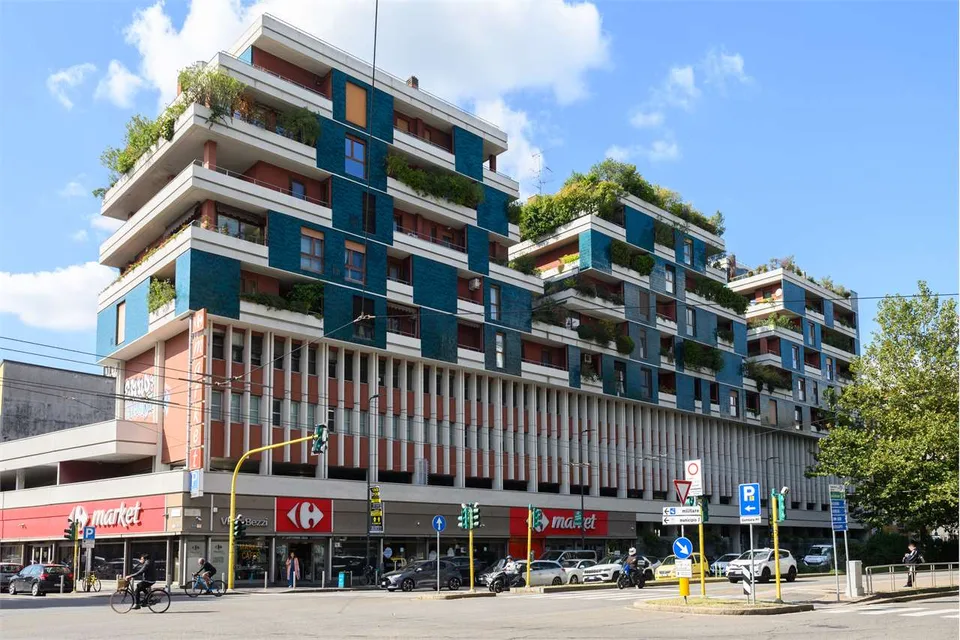 Grand bureau dans le centre-ville de Milan – photo 7 sur 13