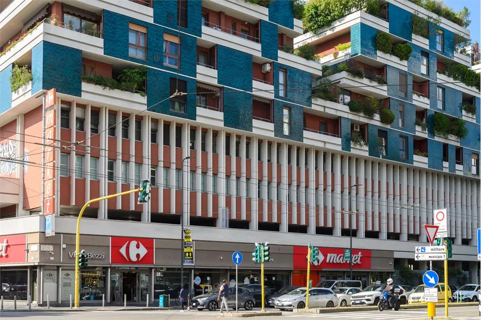 Grand bureau dans le centre-ville de Milan – photo 6 sur 13