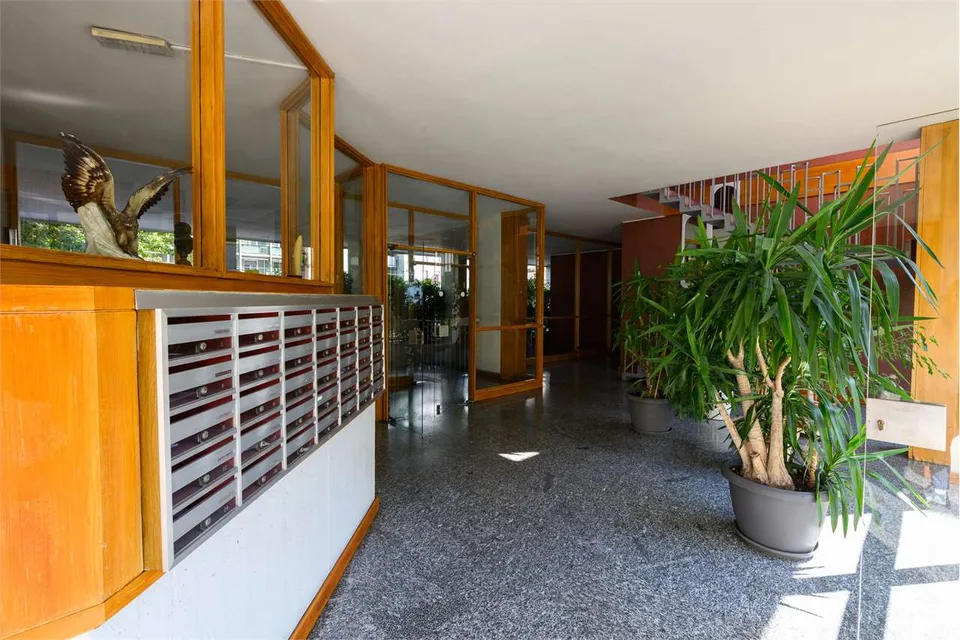 Grand bureau dans le centre-ville de Milan – photo 13 sur 13