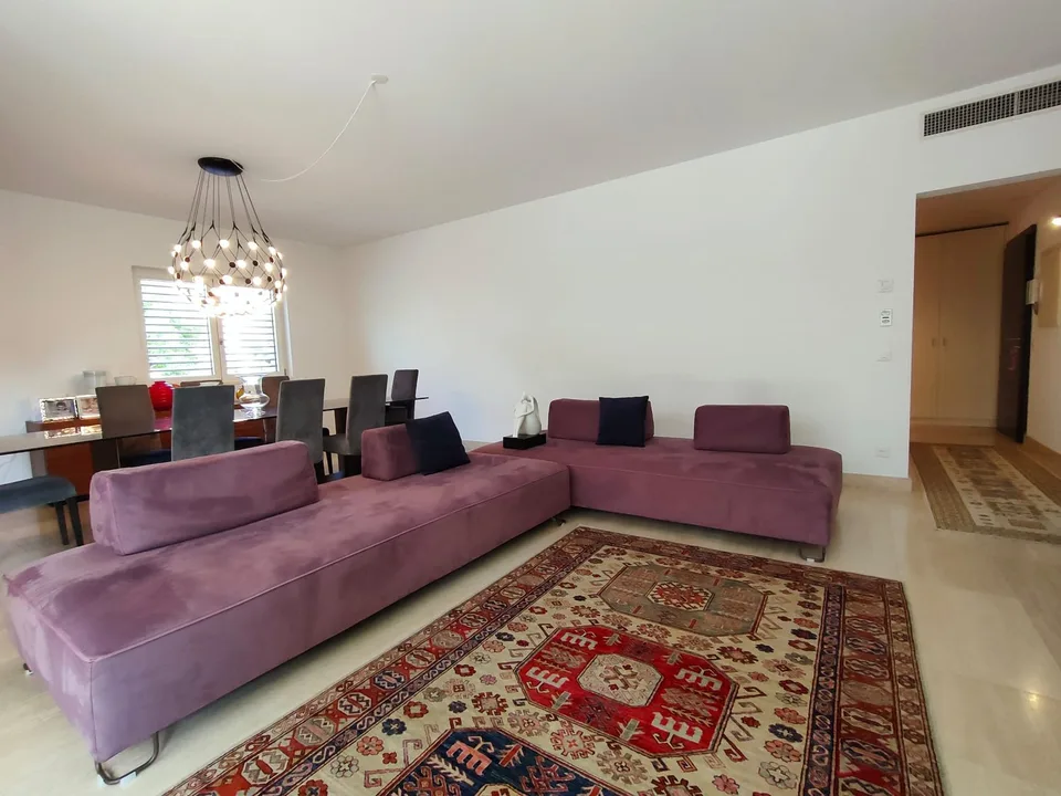 ELEGANTE APPARTAMENTO DI 4.5 LOCALI A POCHI PASSI DAL CENTRO