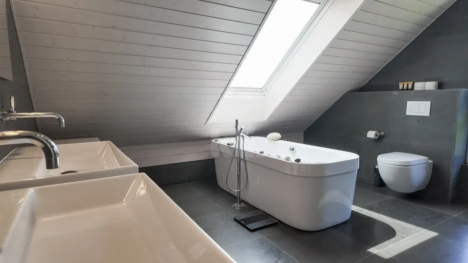 Splendida villa individuale con terrazze e grande giardino – foto 9 di 13