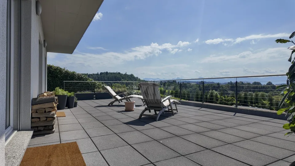 Splendida villa individuale con terrazze e grande giardino – foto 11 di 13