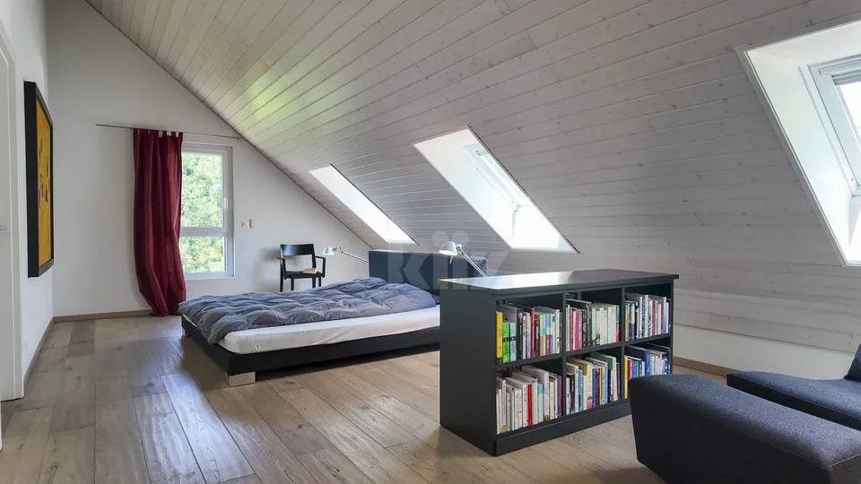 Splendida villa individuale con terrazze e grande giardino – foto 8 di 13