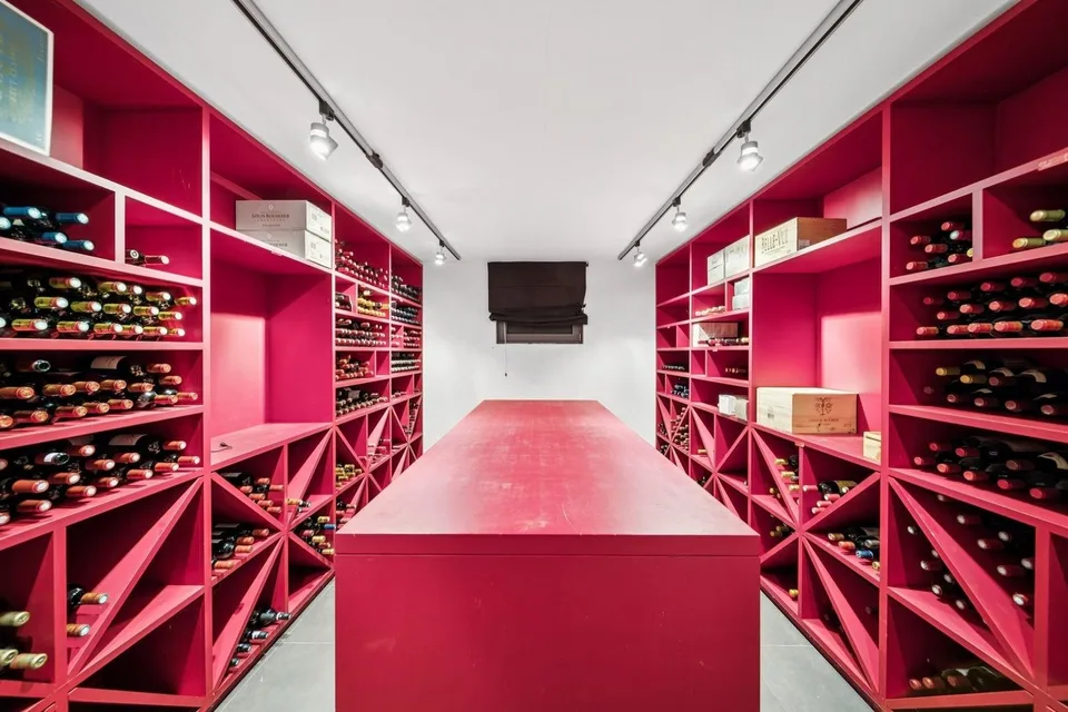 Außergewöhnliches Anwesen mit zeitgenössischer Architektur – Foto 13 von 13