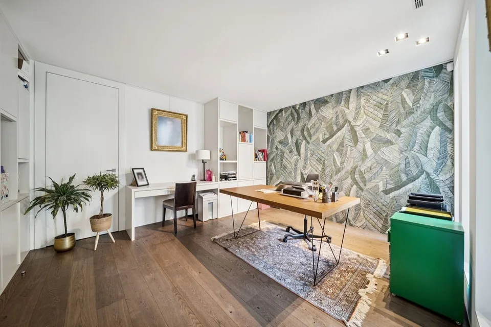 Außergewöhnliches Anwesen mit zeitgenössischer Architektur – Foto 11 von 13