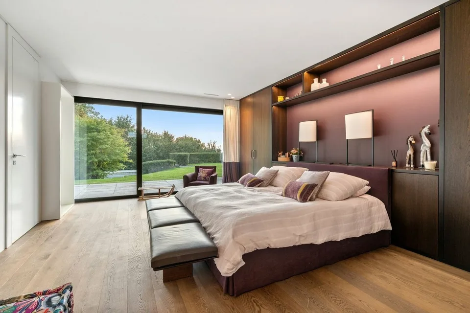 Außergewöhnliches Anwesen mit zeitgenössischer Architektur – Foto 9 von 13