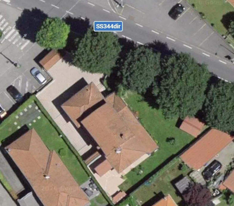 PONTE TRESA (ITA) : ELEGANTE VILLA CON GIARDINO – Foto 8 von 22