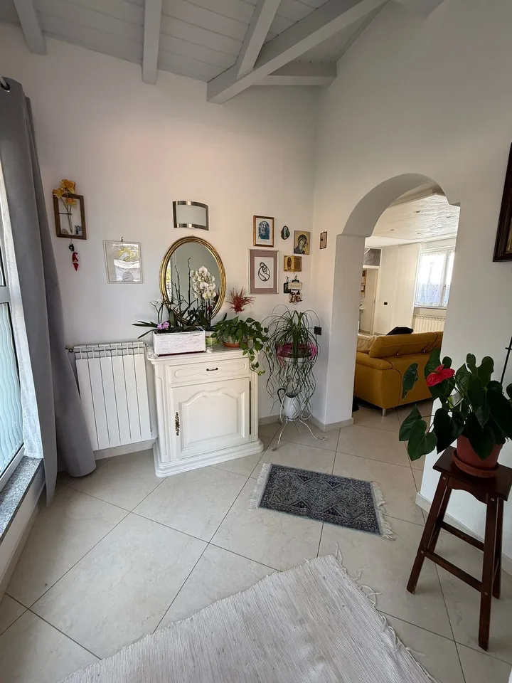PONTE TRESA (ITA) : ELEGANTE VILLA CON GIARDINO – Foto 13 von 22