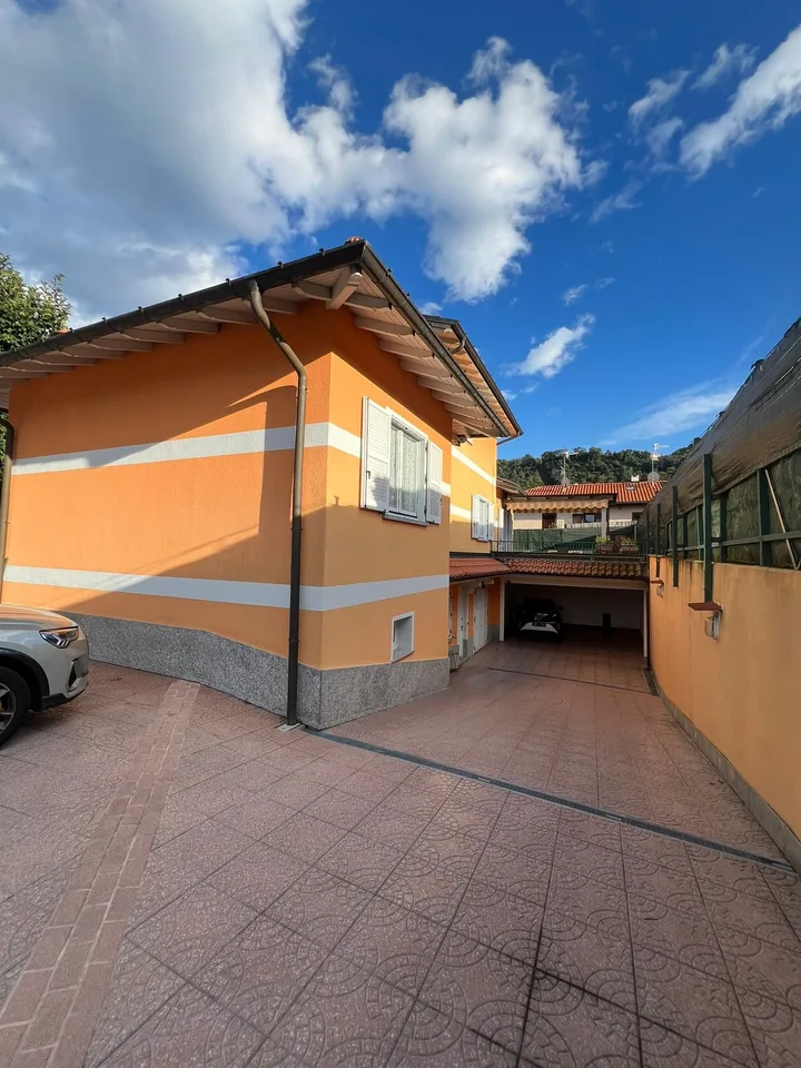 PONTE TRESA (ITA) : ELEGANTE VILLA CON GIARDINO – Foto 6 von 22