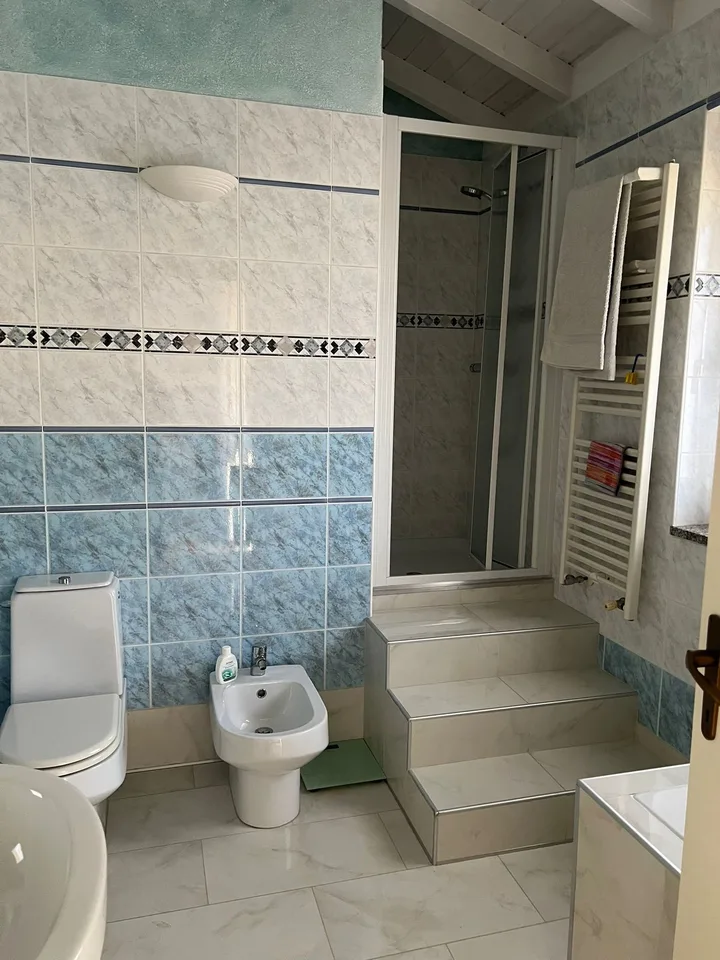 PONTE TRESA (ITA) : ELEGANTE VILLA CON GIARDINO – Foto 17 von 22