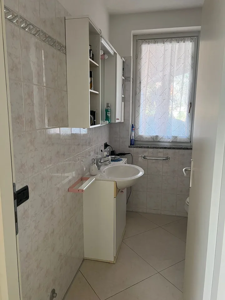 PONTE TRESA (ITA) : ELEGANTE VILLA CON GIARDINO – Foto 18 von 22