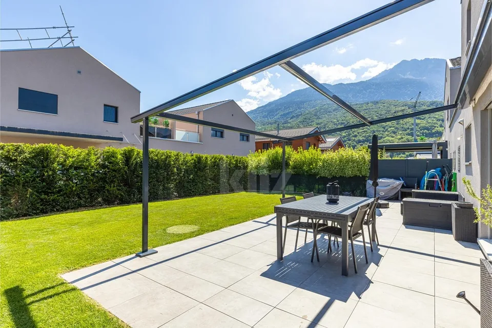 Belle maison contemporaine avec jardin et deux terrasses