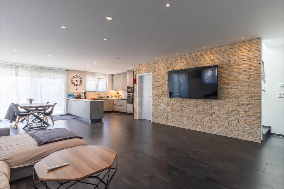 Belle maison contemporaine avec jardin et deux terrasses